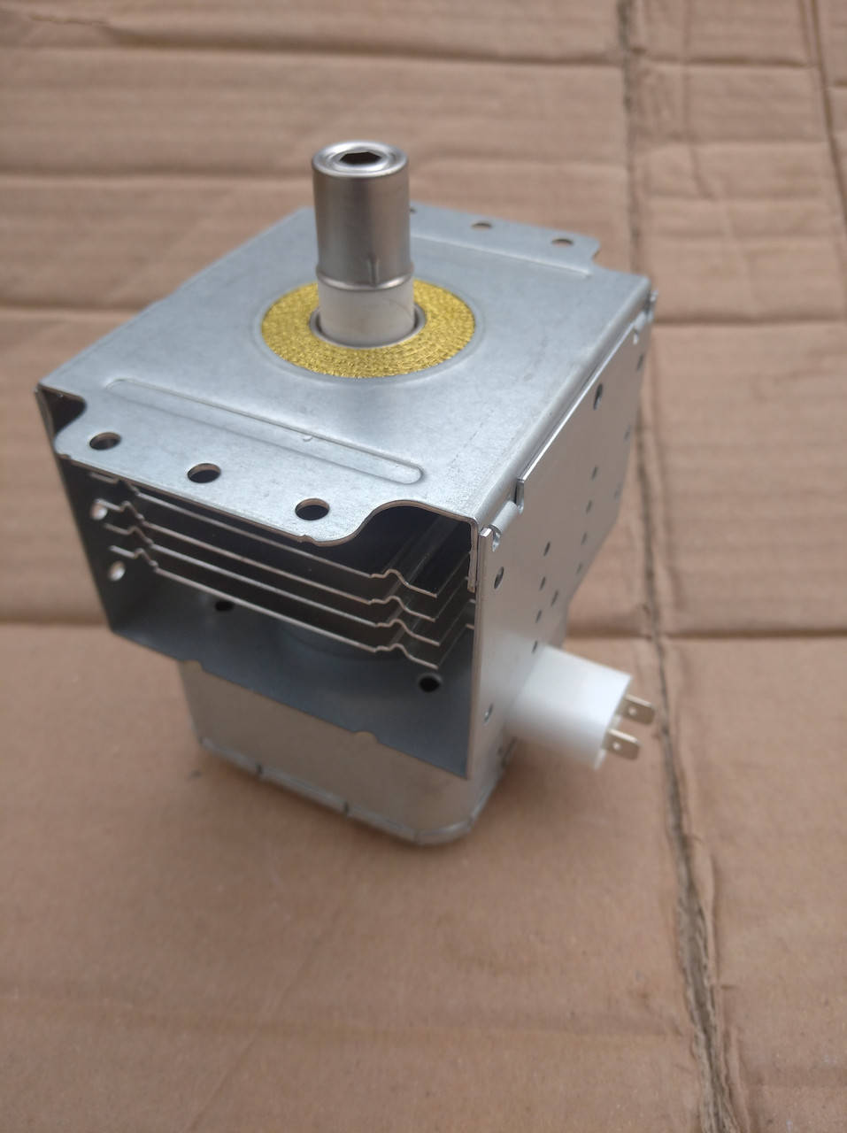 

Магнетрон для свч Witol 580W 2M217J
