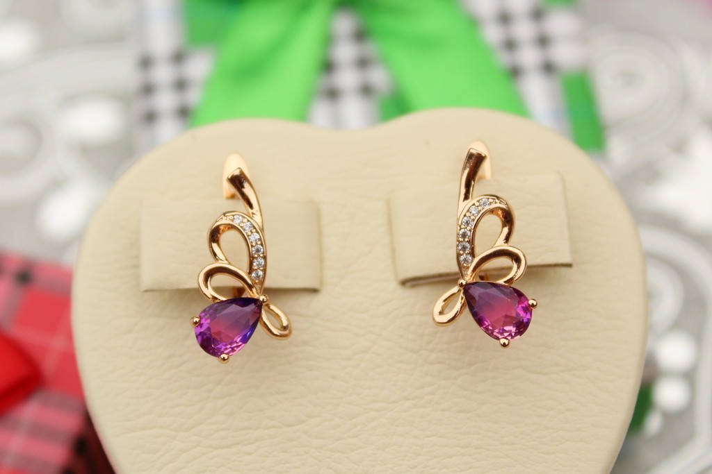 

Серьги Xuping Jewelry с камнями двух цветов синим и фиолетовым 1,7 см золотистые