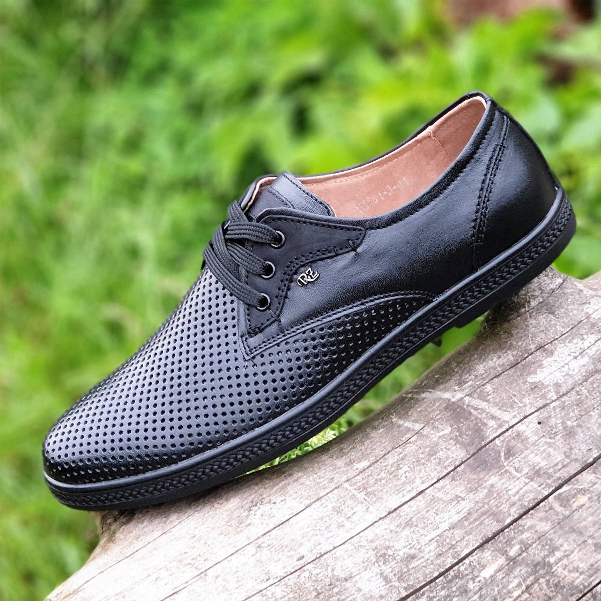 

Мужские летние молодежные черные туфли кожаные в дырочку (Код: 1507), Черный