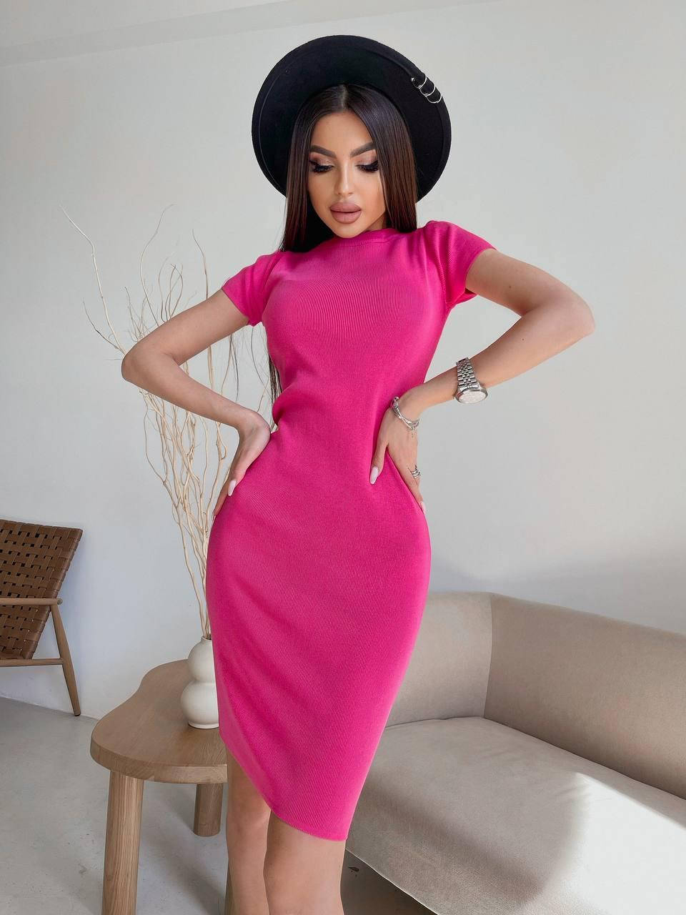 

Женское базовое платье в рубчик черный