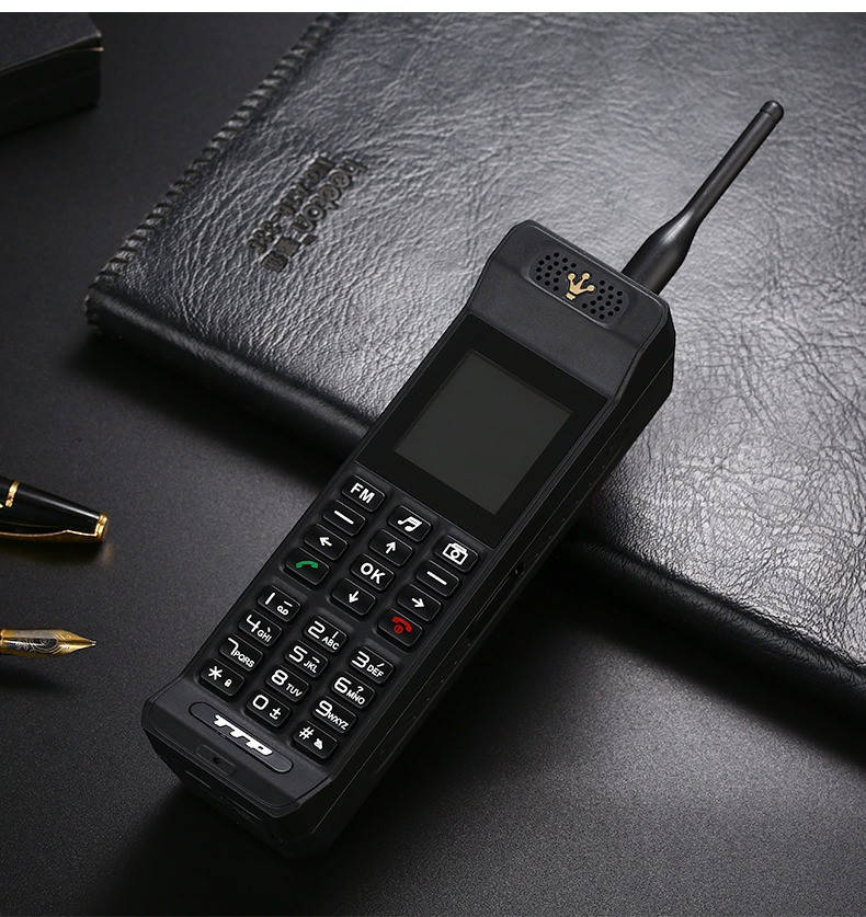 

Ретро мобильный телефон (Power Bank) с функцией изменения голоса во время звонка