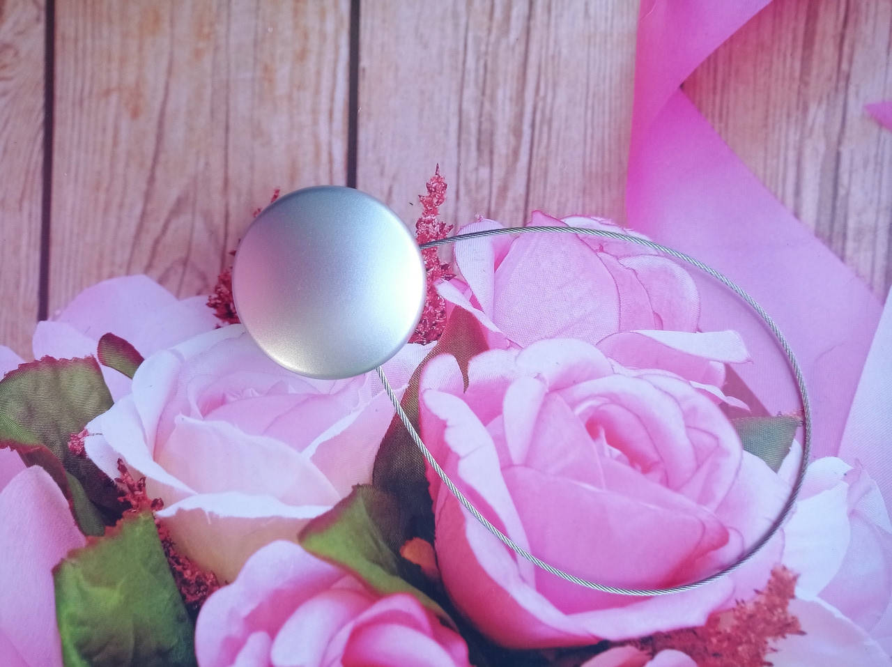 

Магнит декоративный на тросике серебро мат круг, Серебристий