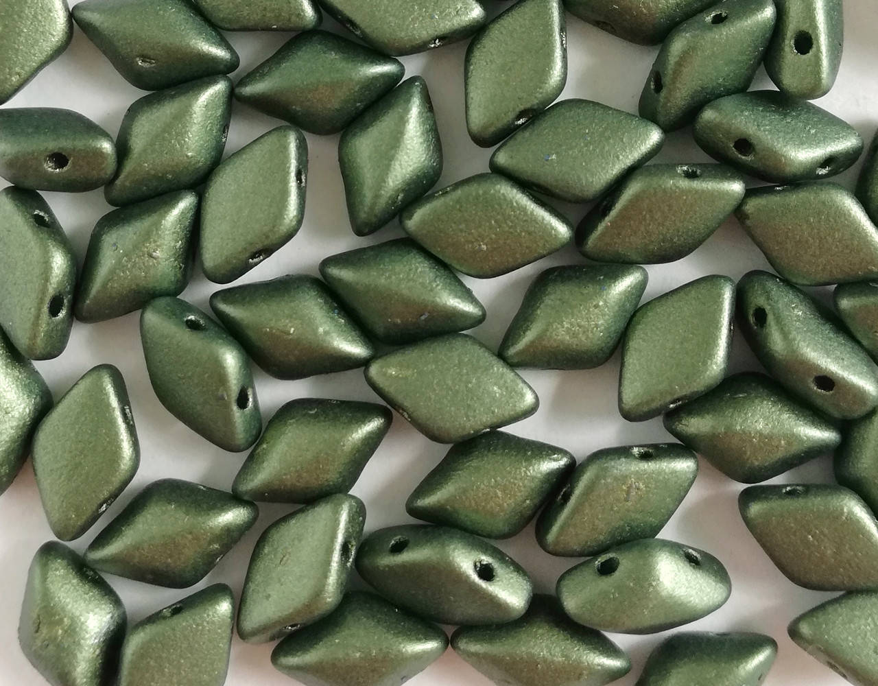 

GemDuo 8x5mm Gold Shine Dark Olive
