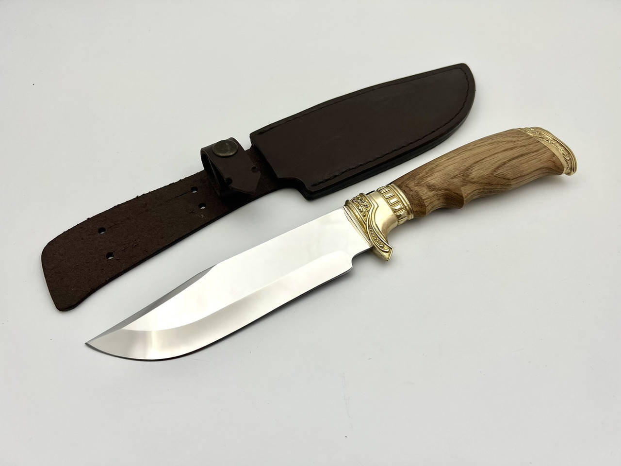 

Нож ручной работы для охоты и рыбалки туристический «Лоза» с кожаными ножнами нескладной