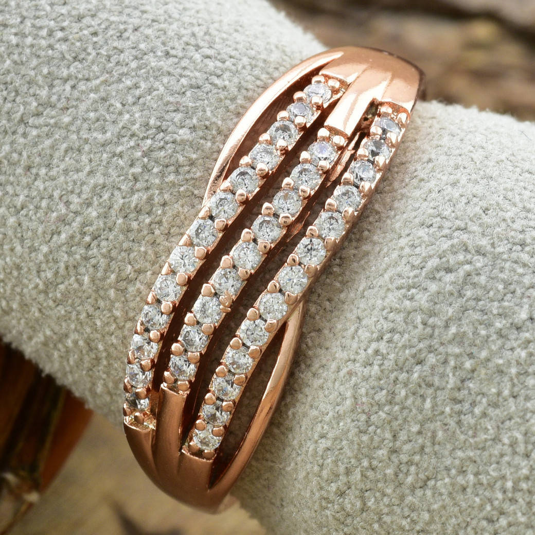 

Кольцо Xuping 15106 ширина 7 мм белые фианиты позолота РО размер 20