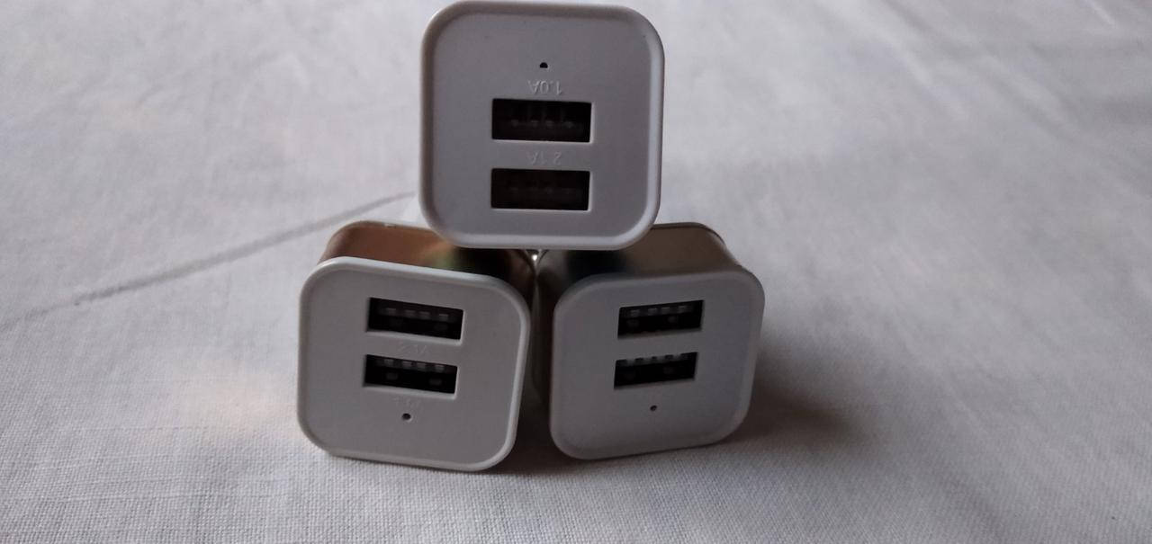 

Универсальное зарядное устройство в автомобильный прикуриватель 12-24V USB 2 в 1