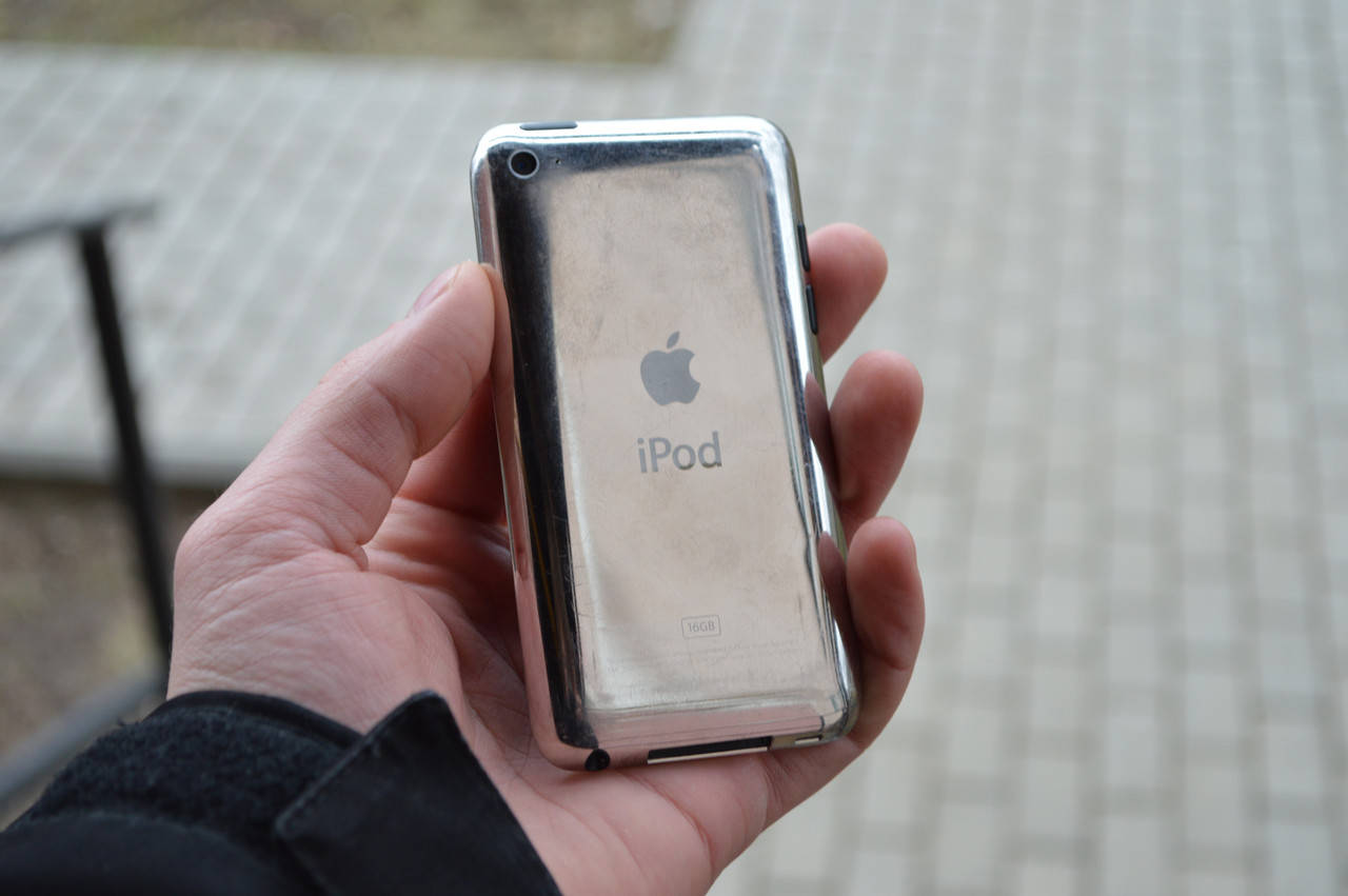 

MP3-плеєр Apple iPod touch 4Gen 16GB A1367 оригинал Б\у