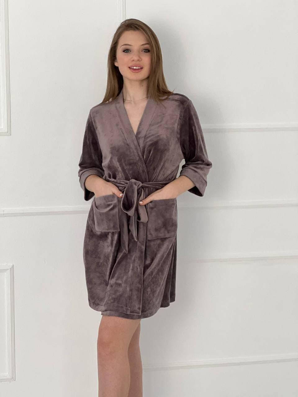 

Женский домашний велюровый халат с карманами и поясом S M L XL Шоколад
