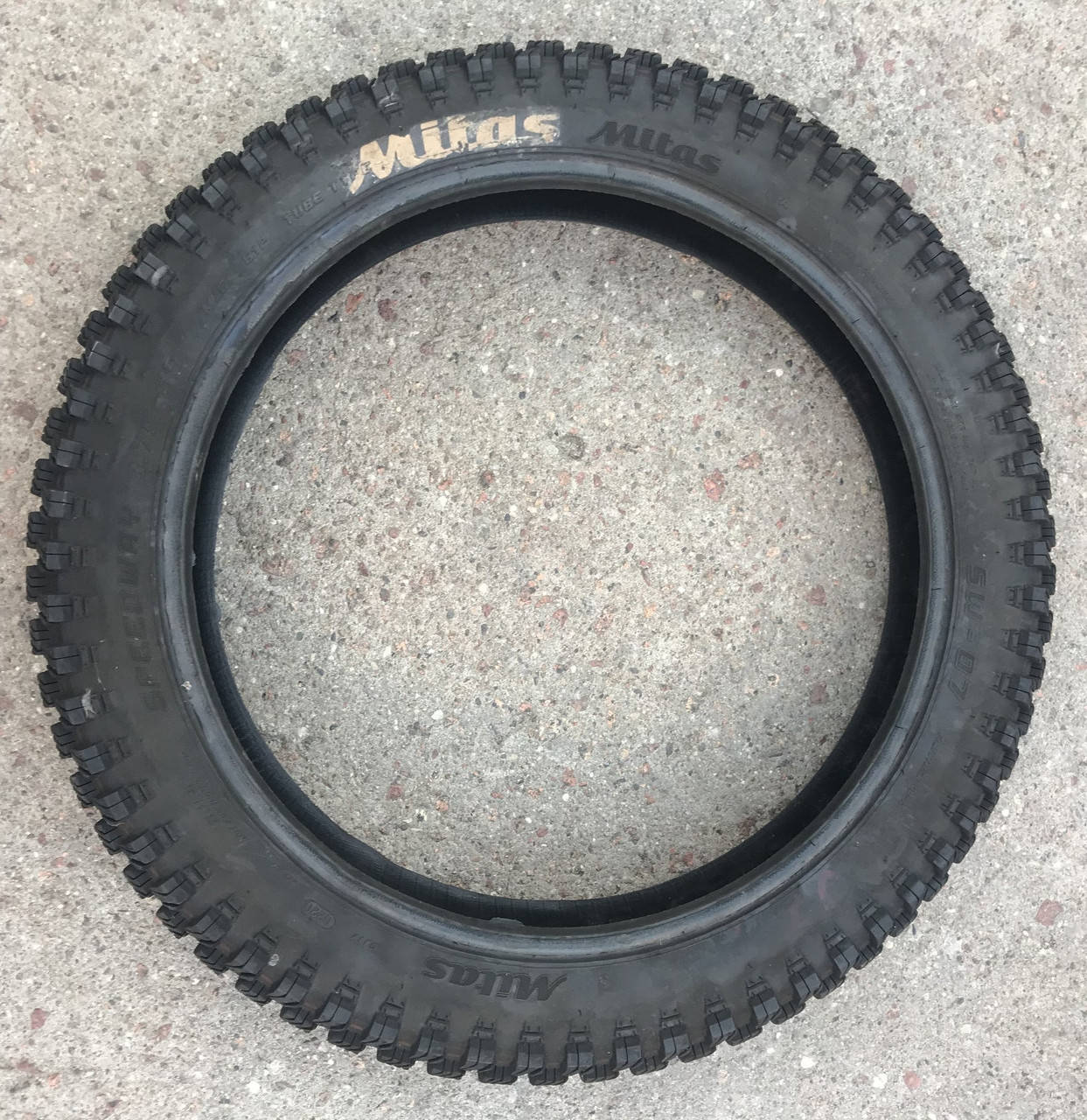 

Шина 3.75-19 MITAS Speedway без камеры (шип)