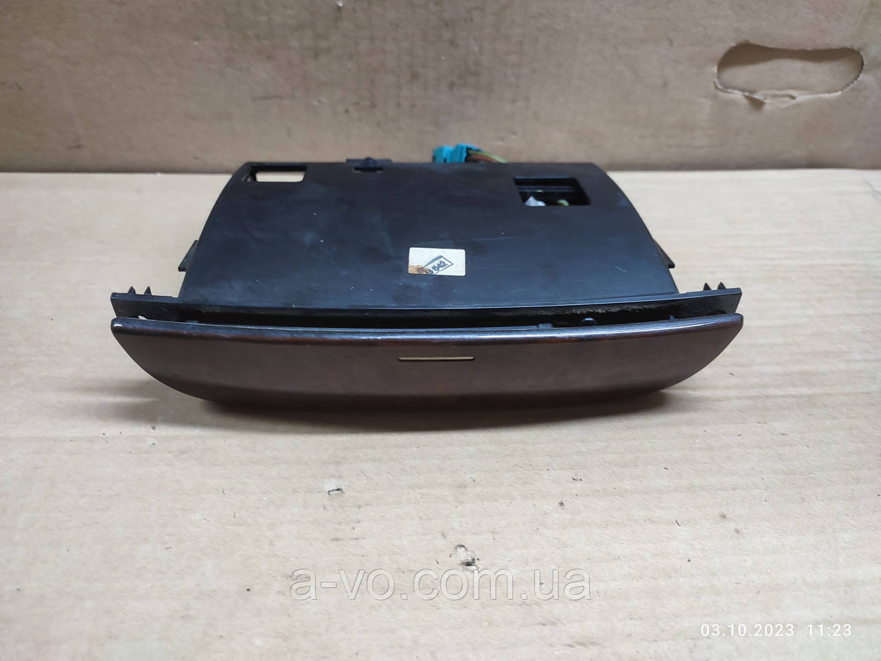 Пепельниця Mercedes w220 A2206800252, фото 1