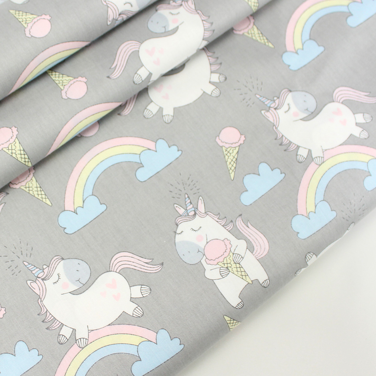 Сатин "Єдинорогами з веселкою й морозивом" на сірому тлі No 160-120 с, фото 1