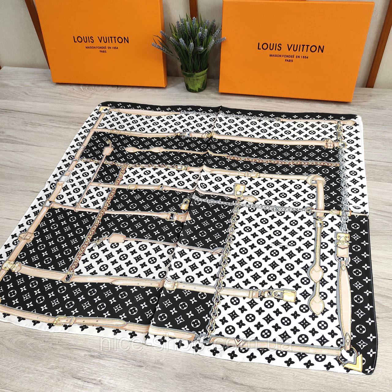 Хустка LV