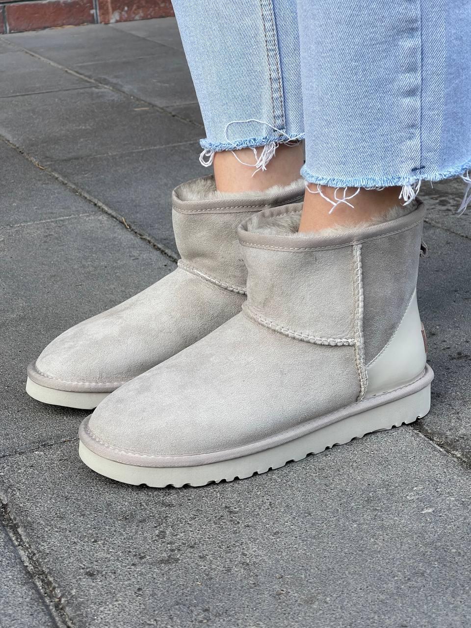 Зимові Жіночі Уггі Ugg Classic Light Grey Metallic Suede (Хутро) 36-37-38-39-40