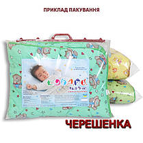 Дитячий комплект у ліжечко, кремова стьобана ковдра 105x135 і подушка 50x50 з мультяшним принтом, фото 4