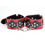 Окови БДСМ із натуральної шкіри червоного кольору з чорними вставками Scappa Кайф, фото 2