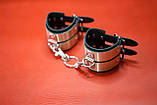 Наручники БДСМ із натуральної шкіри чорного кольору із золотистими вставками із латуні Scappa Кайф, фото 3