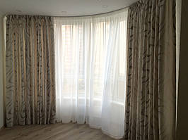 Прямые шторы в пол с рисунком.