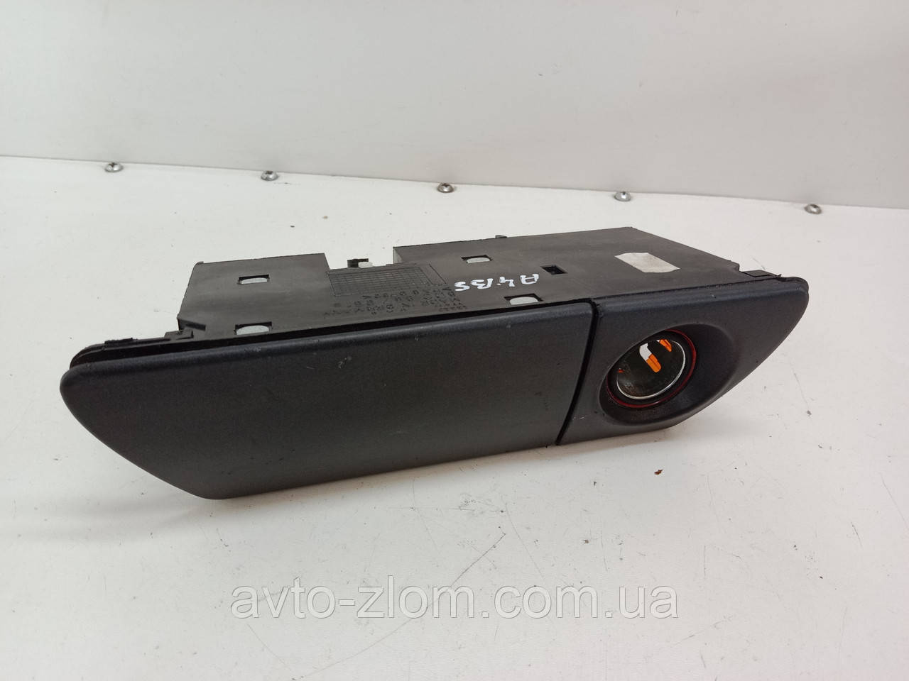 Попільничка Audi A4 B5, Ауді А4 Б5. 8D0857951B., фото 1