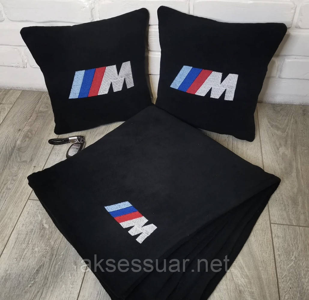 Подушка та плед в машину BMW