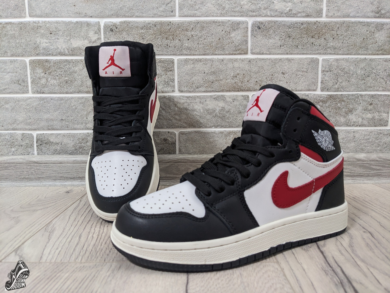 Мужские кроссовки Nike Air Jordan 1 Retro \ Найк Аир Джордан 1 Ретро 39 р. - 24,5 см. стелька - фото 8 - id-p1992261227