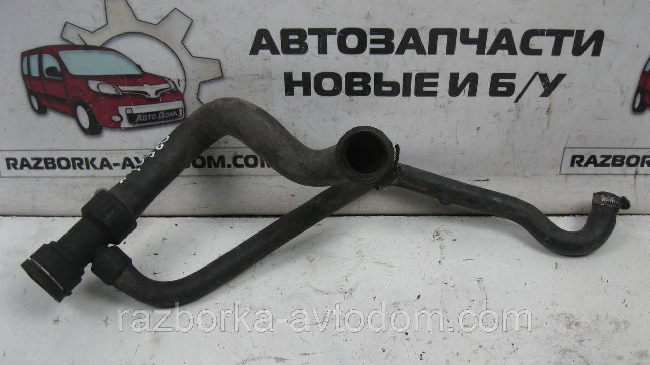 Патрубок радіатора охолодження нижній VW Passat B5 (1997-2000) OE:8D0121055F