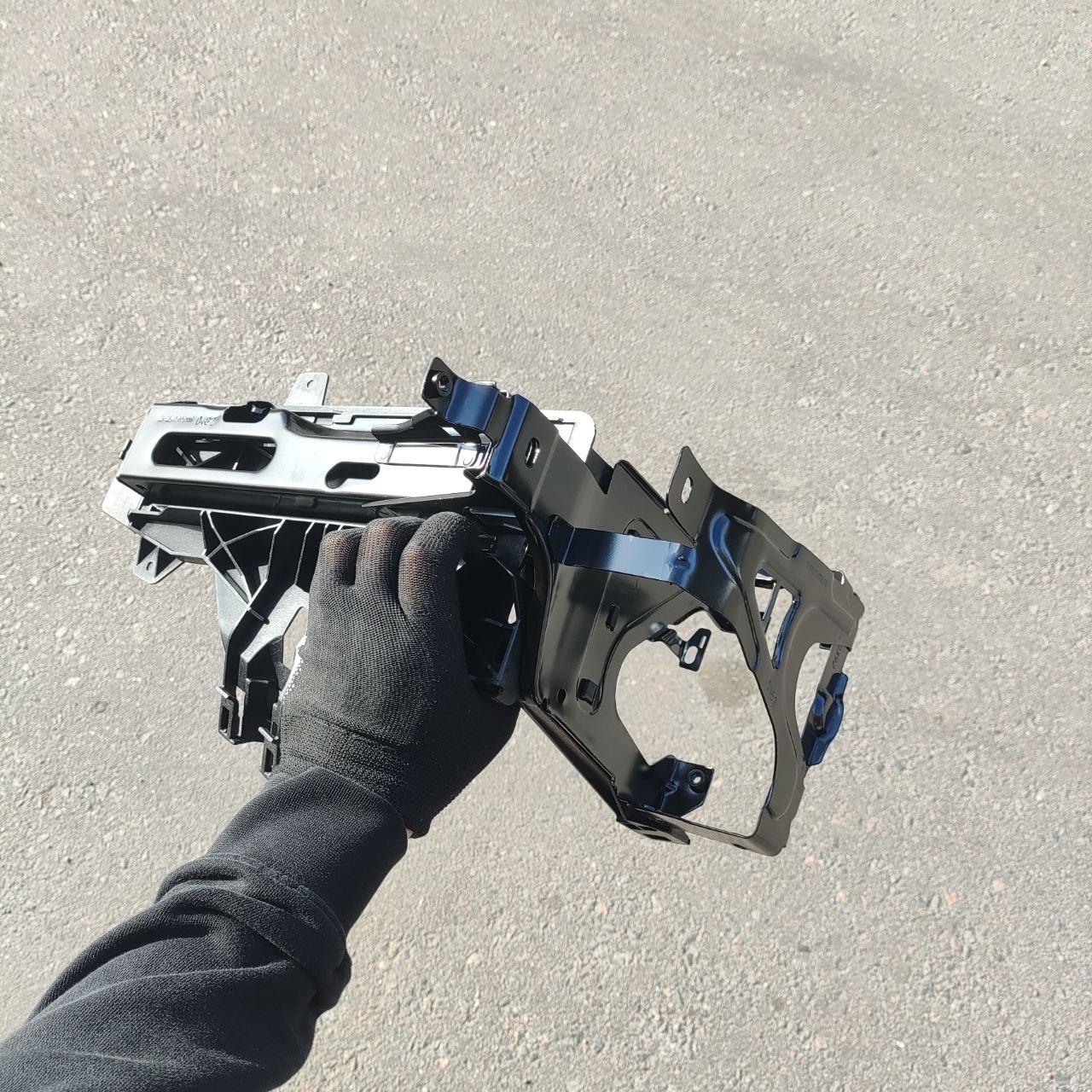 Панель передня, ліва (кріплення фари) BMW 5 F10 (БМВ 5 Ф10) 2010-2017 51647200793