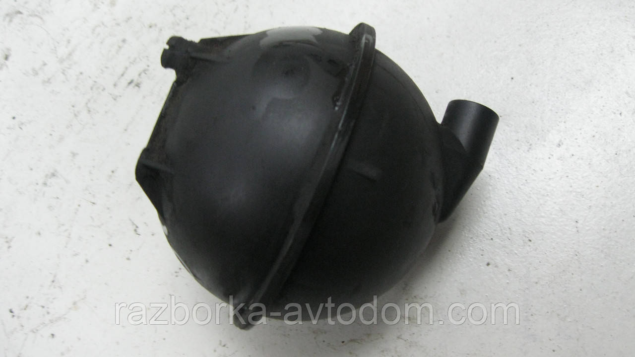 Бачок вакуумної системи VW Passat B5 (1997-2000) OE:054129808