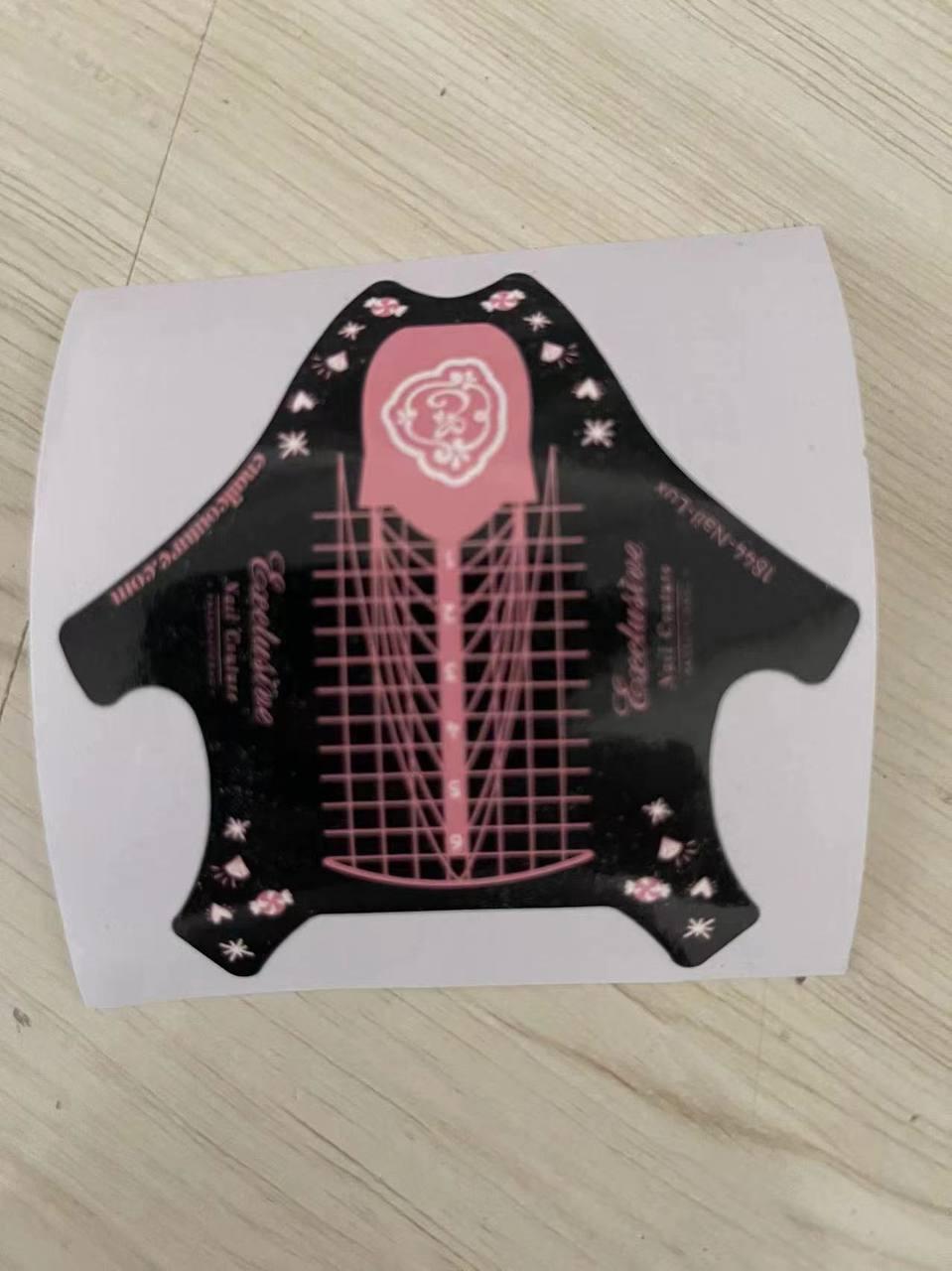 Форма для нарощування нігтів широка