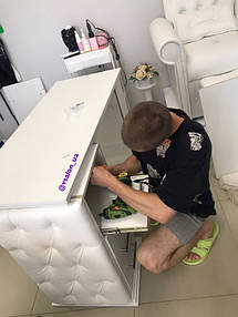 виготовлення столу для манікюру