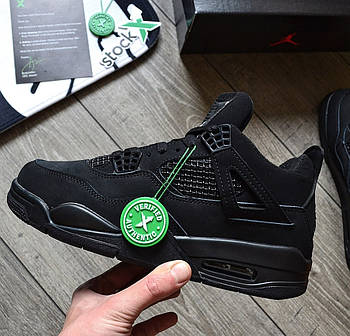 Чоловічі кросівки Nike Air Jordan 4 Retro 'Black Cat' весна-осінь повсякденні чорні. Живе фото