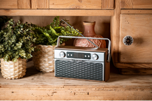 Ретро Bluetooth-радіо, радіоприймач Camry CR 1183 (акумулятор 2600 мА·год, Польща)