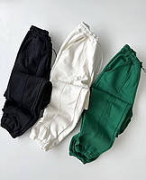 Женские спортивные штаны с манжетами джоггеры оверсайз тренд 2023 черный, зеленый, белый