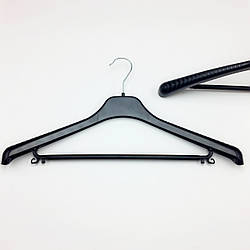 Пластикові плічка вішаки для одягу W-Tp46 чорного кольору, довжина 460 мм