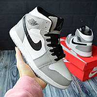 Модные женские кроссовки Nike Air Jordan 1 Retro ЗИМА. Серые с белым женские кроссы Найк Аир Джордан С МЕХОМ.