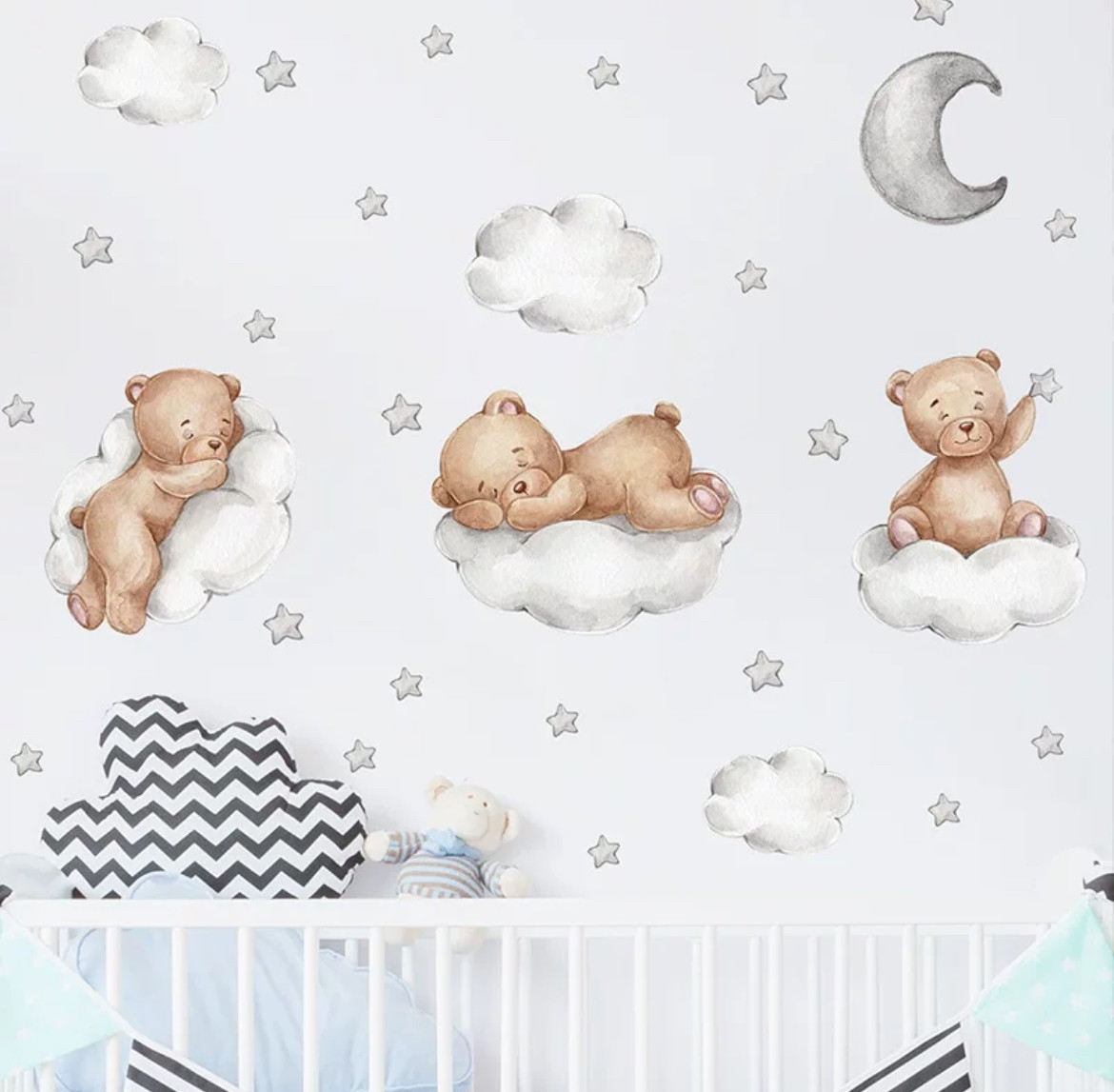 Наклейка декоративна вінілова на стіну на шафу на шпалери на меблях дитяча "Три ведмеді на хмарах" 63*80 см