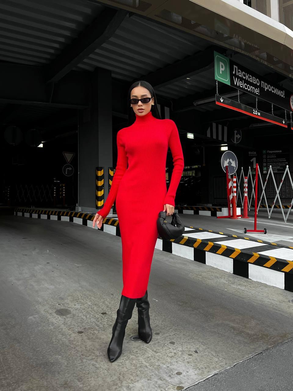 Модна безшовна жіноча сукня Aroma під горло в'язка рубчик Smdi8753