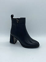 Шкіряні чорні черевички на підборах. Ботильйони. Erisses. Маленькі розміри (33-35).