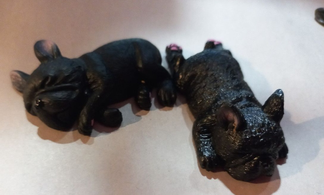 Фигурка статуэтка порода собака бульдог французский пластик черный сплюшка - фото 1 - id-p1993524563