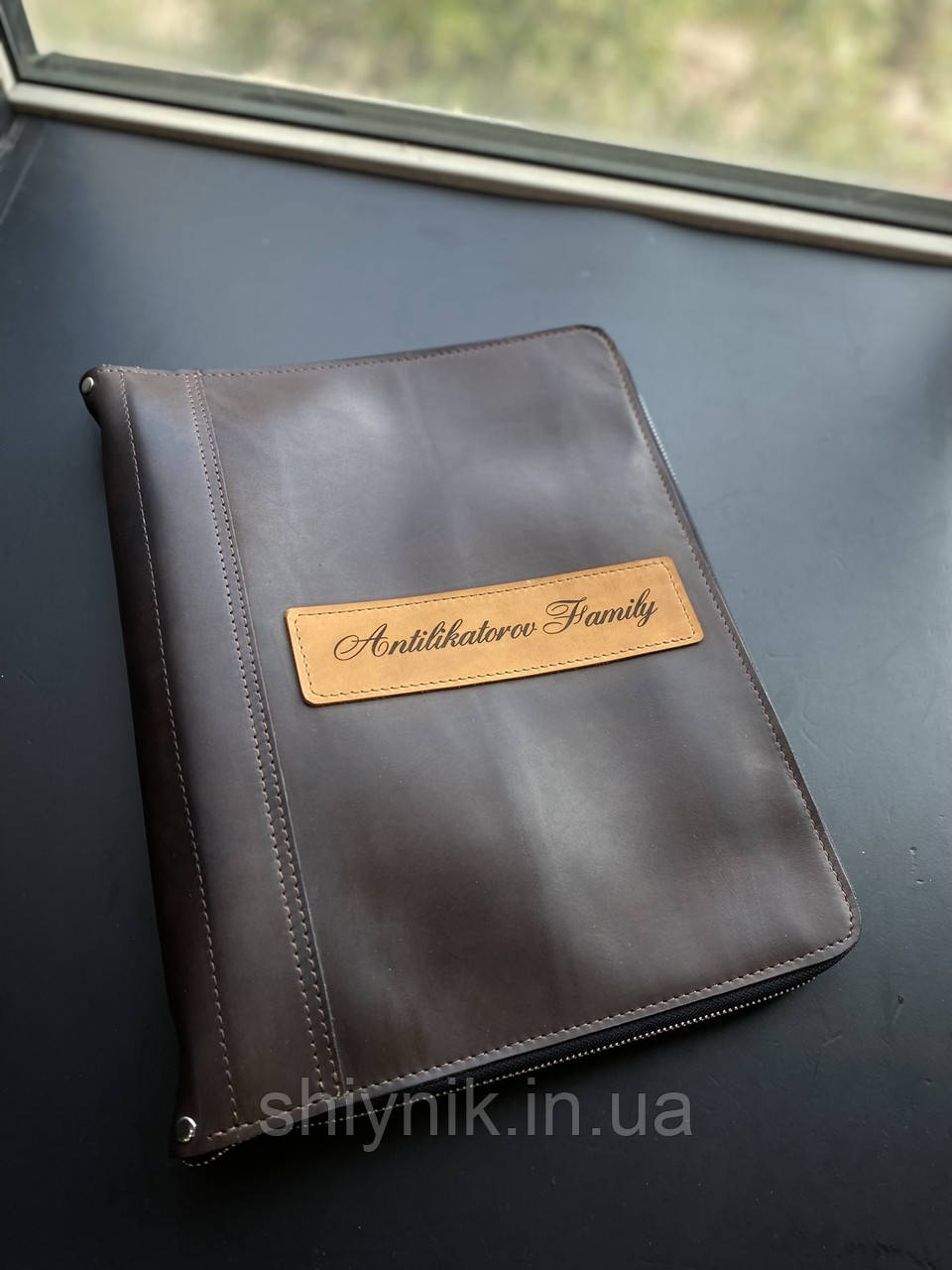 Шкіряна папка для сімейних документів FAMILY FOLDER коричнева