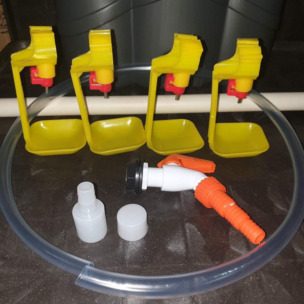 Комплект ніпельних поїлок НОВИЧОК 25 4 поїлки на 25 курей, перепелів, індичок КНП25