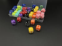 Кубики разнацветние игровые для настольных игр с закругленными углами и с белыми точками, высотой 16 мм