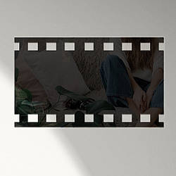 Дзеркальна наліпка на стіну "Film" — акрилова панель для декору інтер'єру, 1 шт., 30*18 см