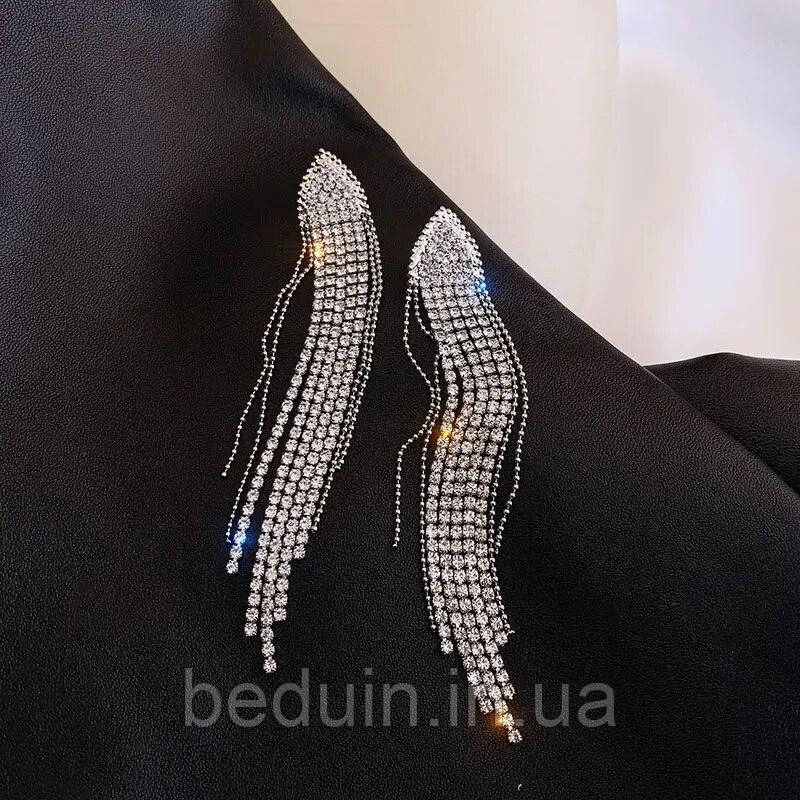 Блискучі сережки висюльки "Трикутник зі Страз" — сріблясті №13 Aushal JEWELRY