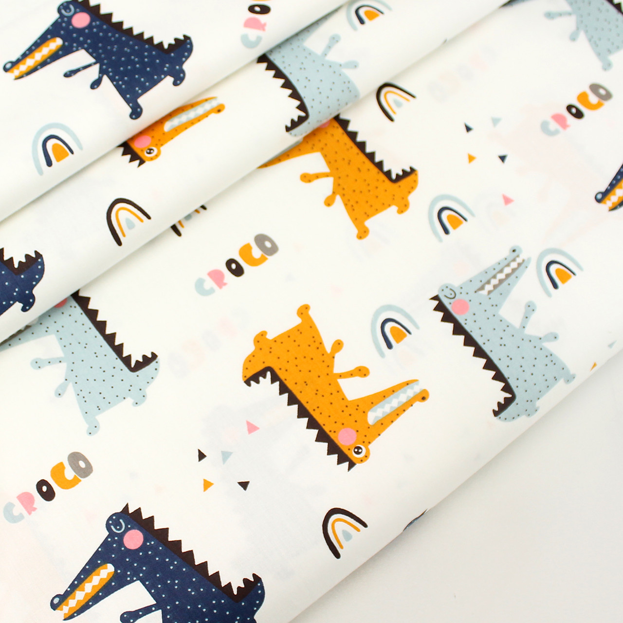 Сатин "Крокодили" гірчичні та сині на білому тлі No 160-240 с, фото 1