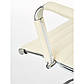 Офісний стілець з підлокітниками Prestige Skid з екошкіри кремового кольору на хромованих полозах, фото 5