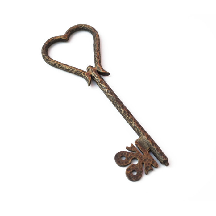 Ключ Серце для ритуалу "Оточивість воском" ручна робота