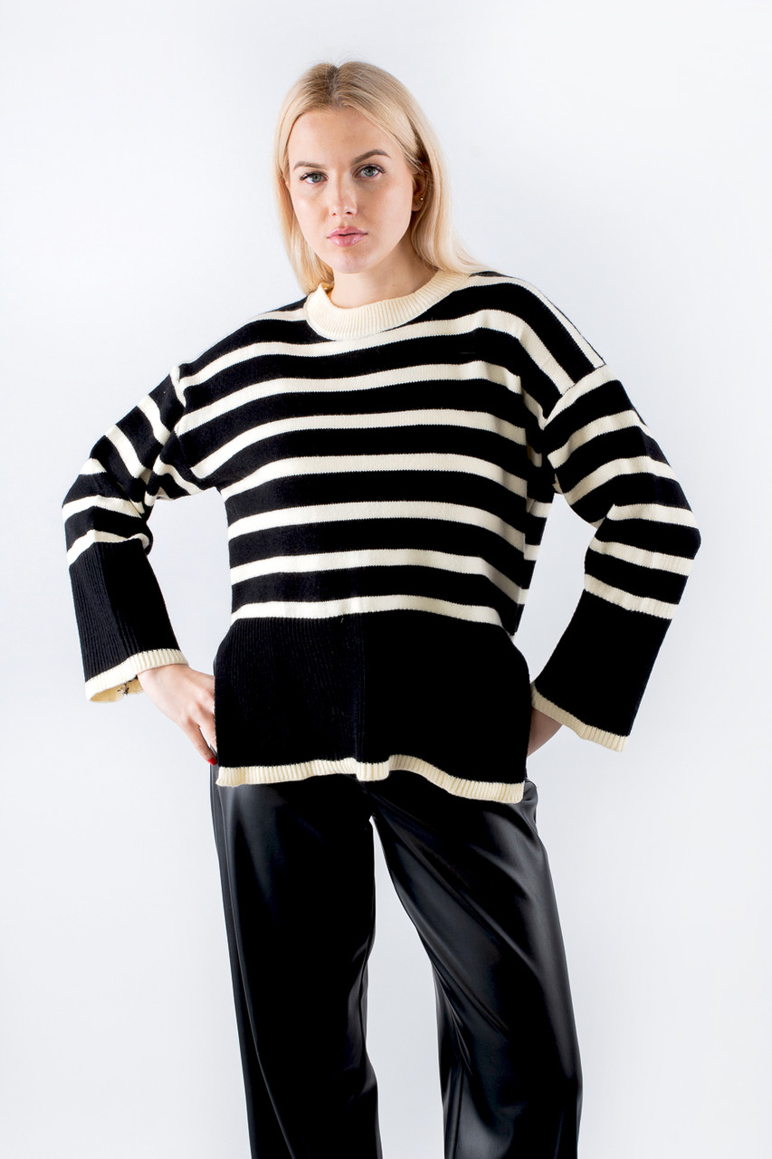 Джемпер жіночий в смужку з розрізами чорно-білий 62004 ONE SIZE (2000000115610), фото 1