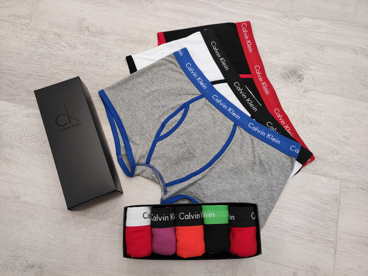 ​​​​​​​Набір чоловічої білизни СаІvіn КІеіn модель 365 з 5 шт. у подарунковій фірмовій коробці