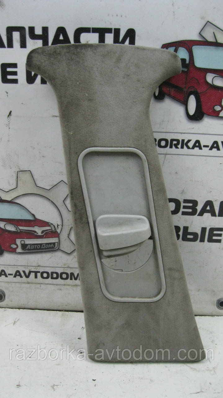 Накладка лівої центральної стійки VW Passat B5 (1997-2000) OE:3B0868311