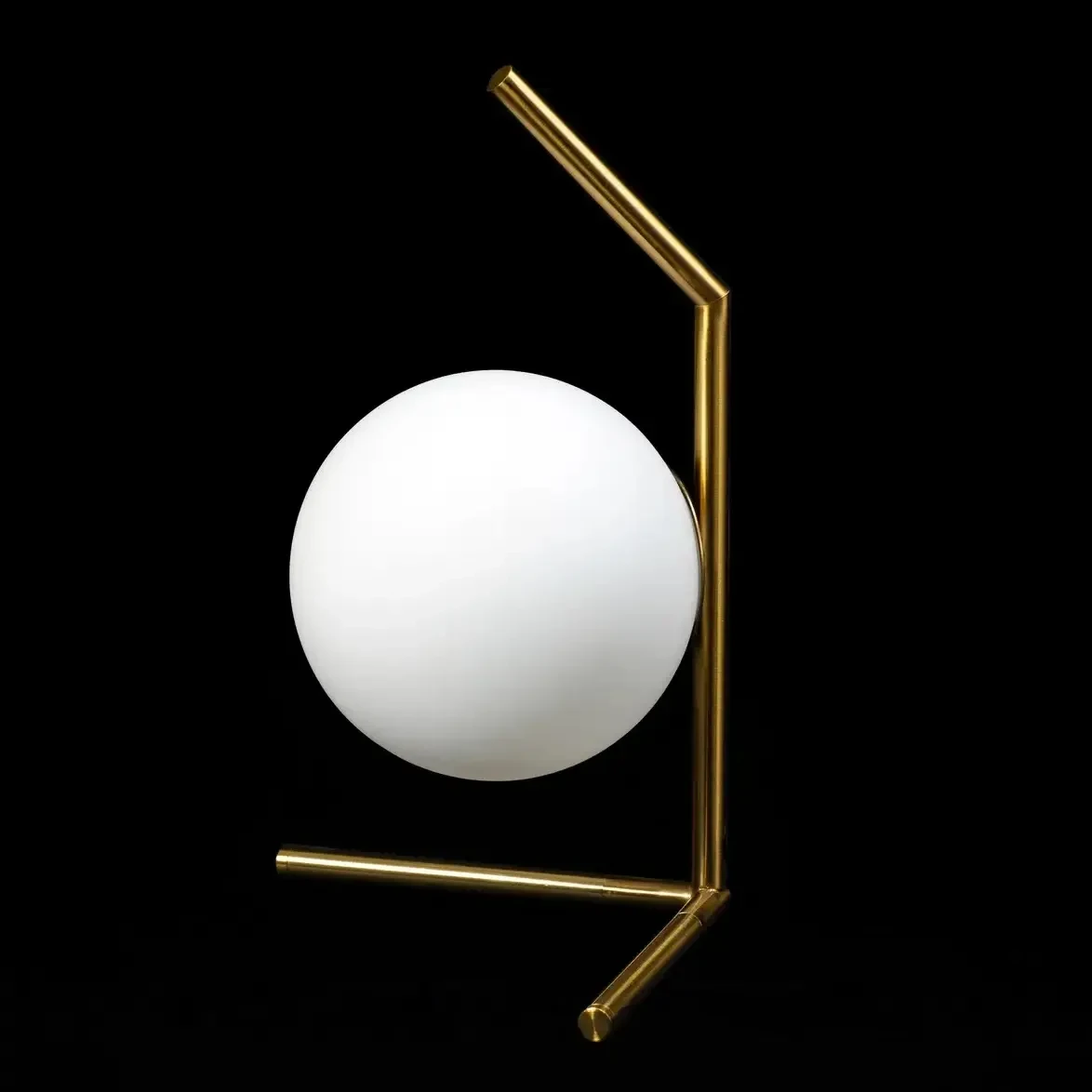 Настольная декоративная лампа со стеклянным белым плафоном шар на ...